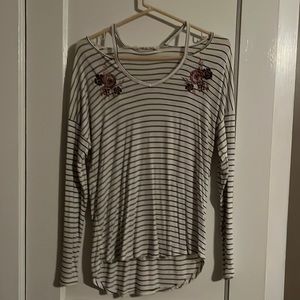 Long sleeve shirt with rose decals